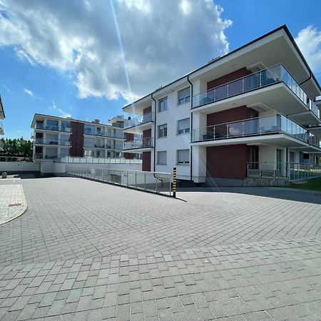 Miodowy Apartament Z Duzym Tarasem W Rewalu, Blisko Morza ภายนอก รูปภาพ