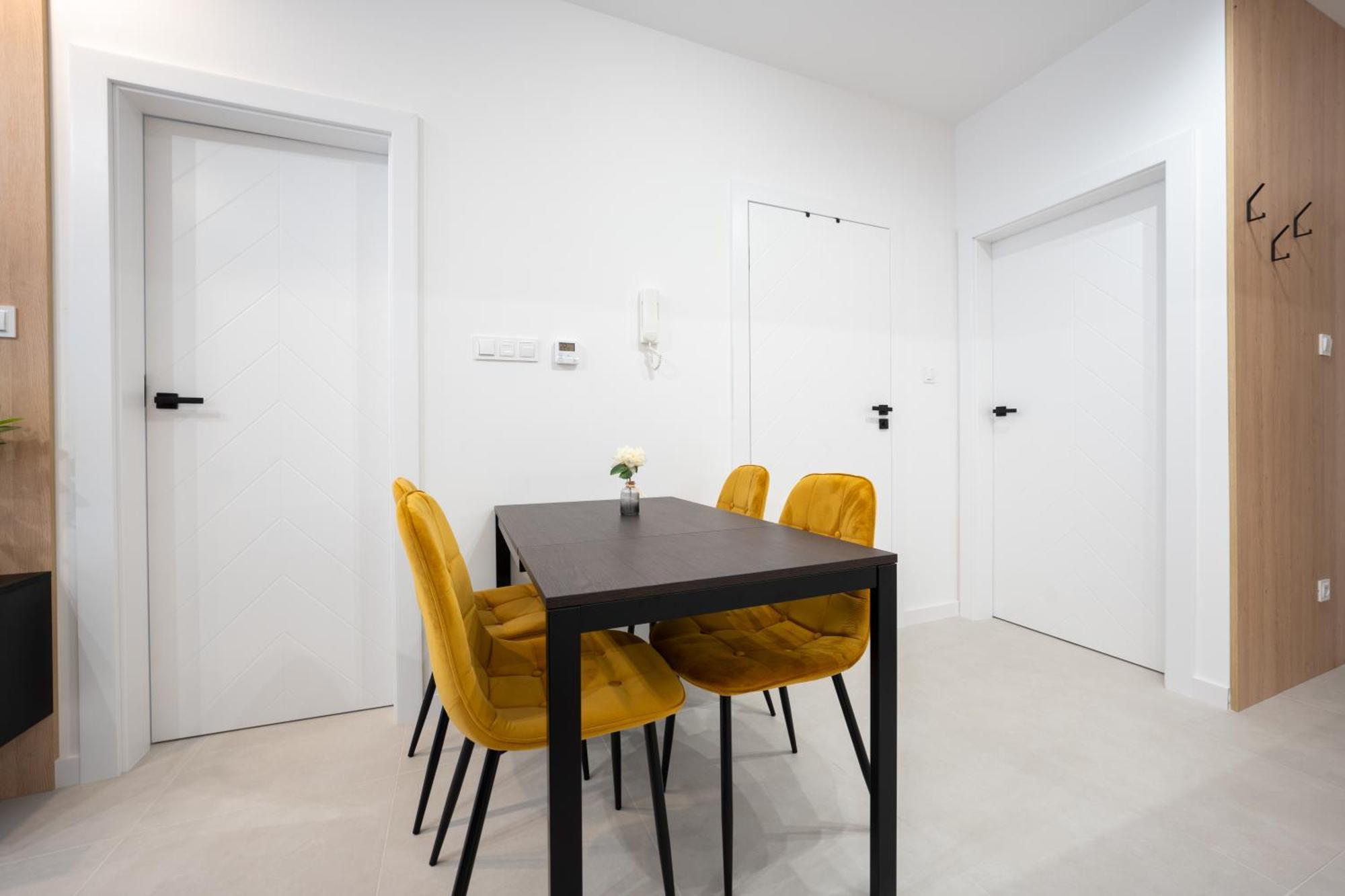 Miodowy Apartament Z Duzym Tarasem W Rewalu, Blisko Morza ภายนอก รูปภาพ