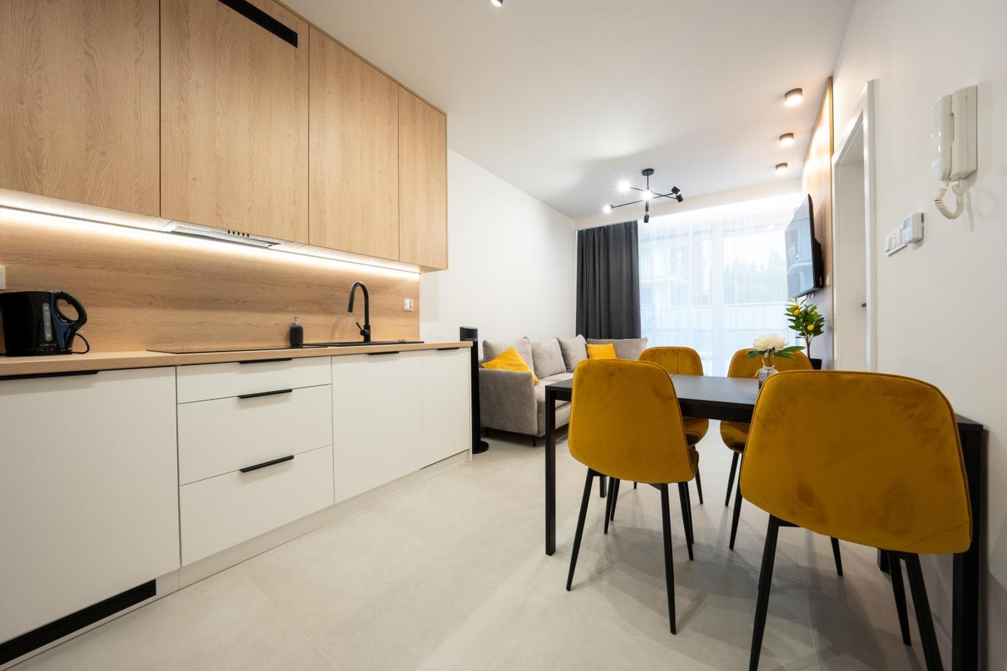 Miodowy Apartament Z Duzym Tarasem W Rewalu, Blisko Morza ภายนอก รูปภาพ