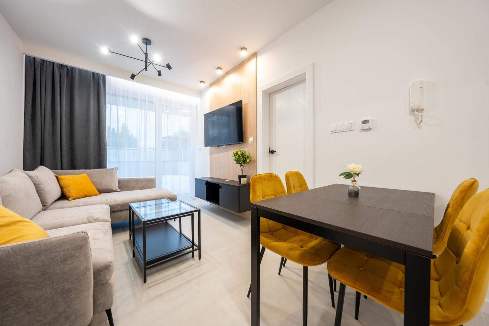 Miodowy Apartament Z Duzym Tarasem W Rewalu, Blisko Morza ภายนอก รูปภาพ