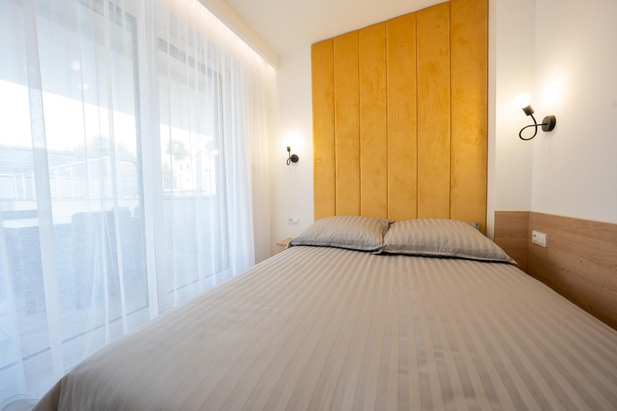 Miodowy Apartament Z Duzym Tarasem W Rewalu, Blisko Morza ภายนอก รูปภาพ
