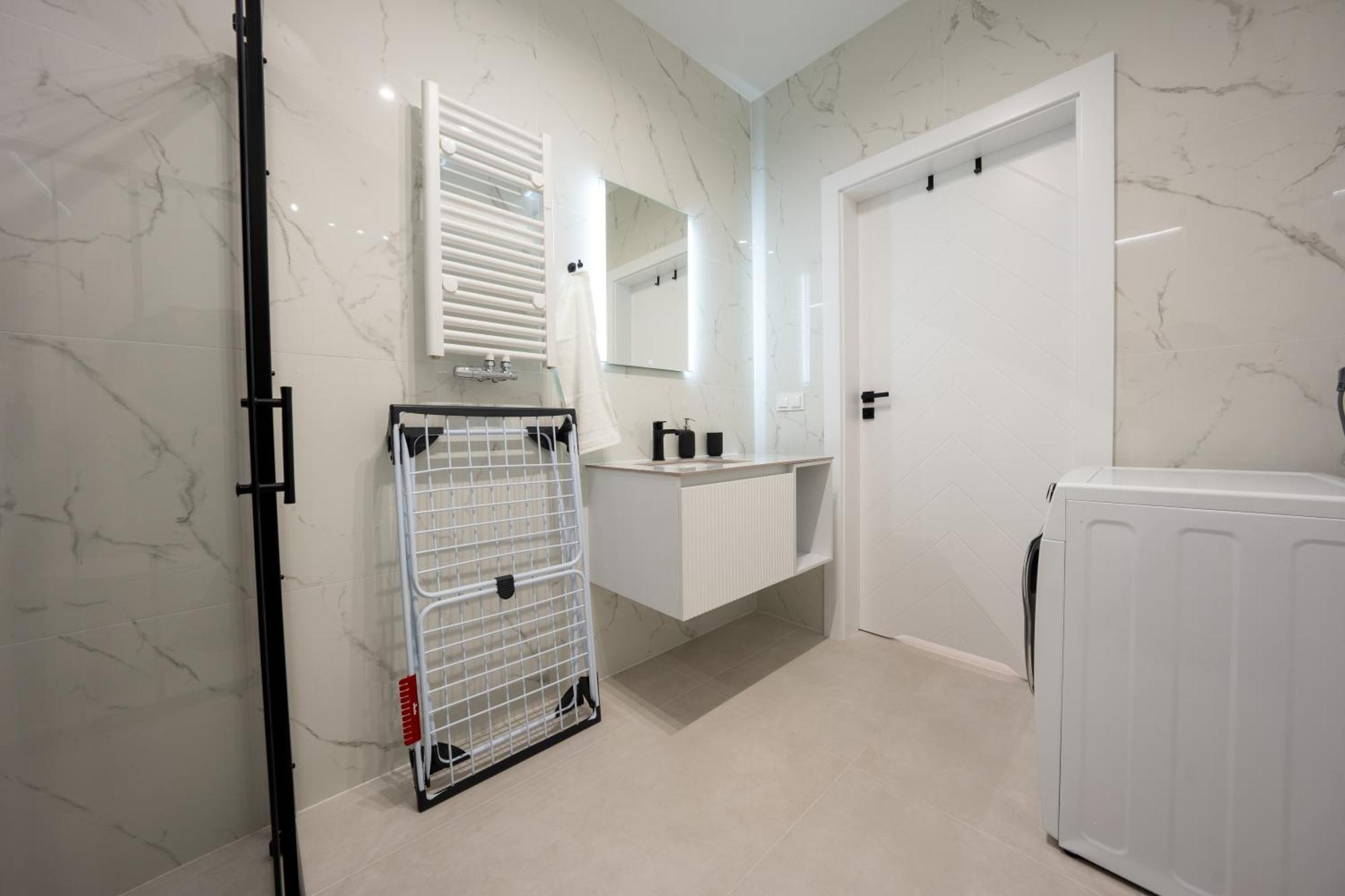 Miodowy Apartament Z Duzym Tarasem W Rewalu, Blisko Morza ภายนอก รูปภาพ
